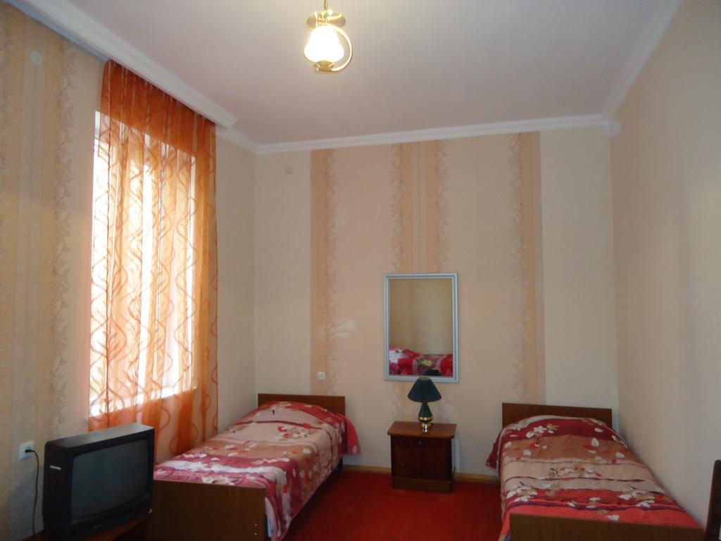 Guest House Lviv Грузия Kutaisi Rom bilde