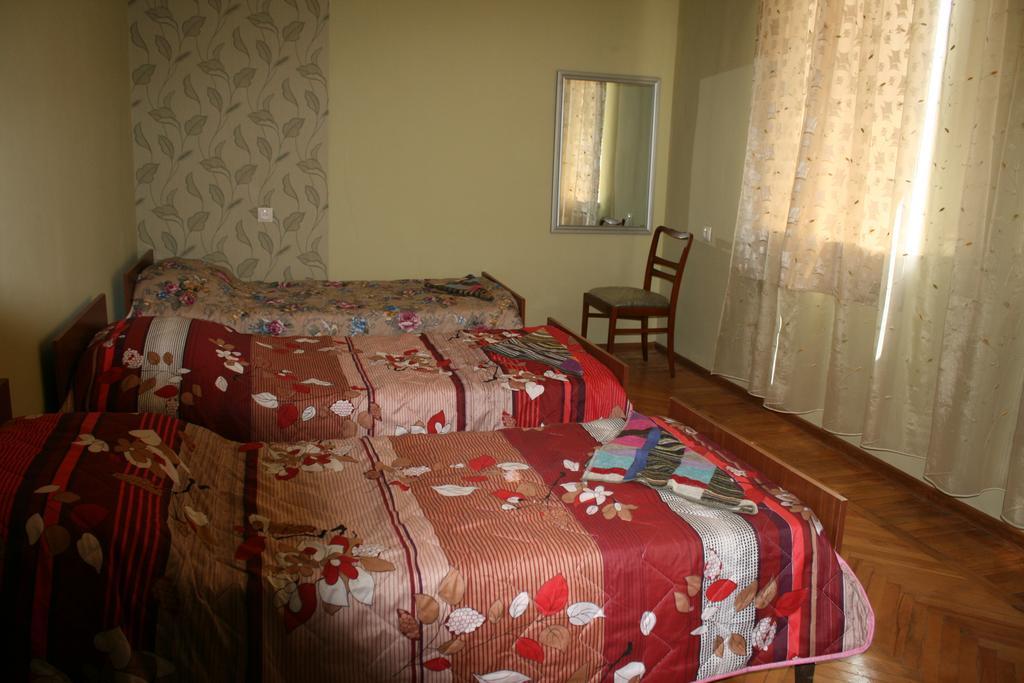 Guest House Lviv Грузия Kutaisi Rom bilde